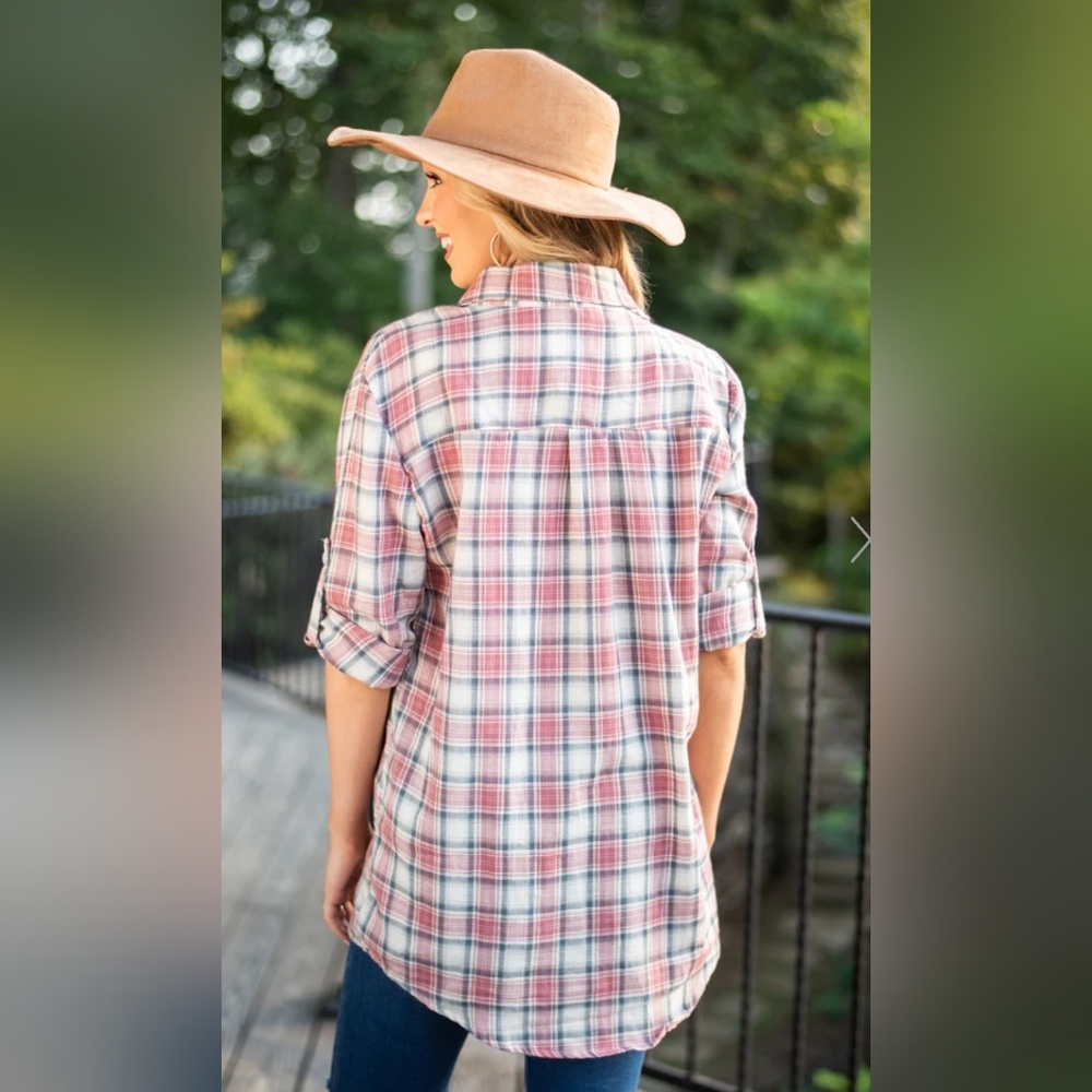 Andora button up - Picture 2 of 2